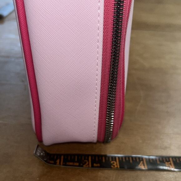 Barbie Cosmetic Bag, it’s so hard being iconic - Picture 5 of 9